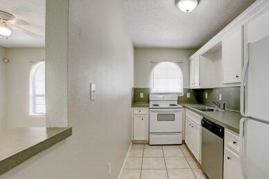 330 6th St, Hempstead, TX 77445 - photo 5