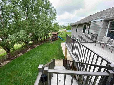 6300 Palmetto Cir SW, Cedar Rapids, IA 52404 - photo 3