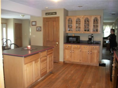 BEAUTIFUL CUSTOM CABINETS AND ISLAND