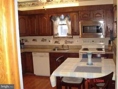 3526 Chippendale St, Philadelphia, PA 19136 - photo 4