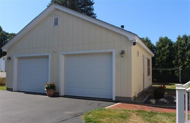 31 Beacon Ave, Biddeford, ME 04005 - photo 2