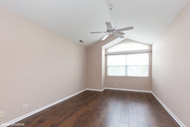 967 Viewpoint Dr, Lake In the Hills, IL 60156 - photo 6