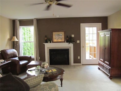 2185 Woodridge Dr, Macungie, PA 18062 - photo 7