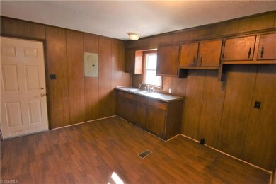 1639 NE 22nd St, Winston-Salem, NC 27105 - photo 3