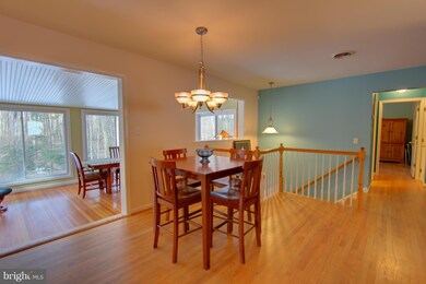 8536 Pineway Dr, Laurel, MD 20723 - photo 6