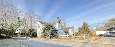 982 Roanoke Ave, Riverhead, NY 11901 - photo 6