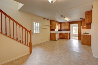 1034 NE Madrone St, Grants Pass, OR 97526 - photo 3