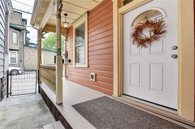 Entry way/side porch