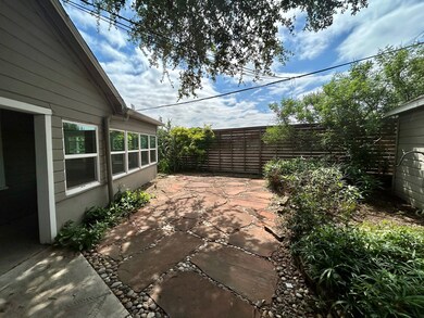 4010 Yupon St, Houston, TX 77006 - photo 4