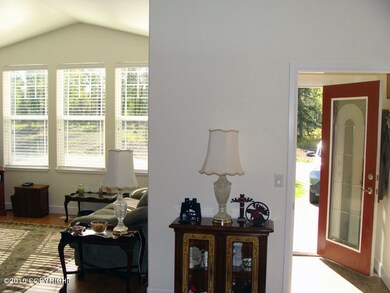 Living Room_Front Entry