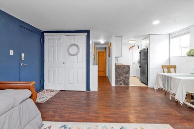 475 W Broadway unit G4, Long Beach, NY 11561 - photo 4
