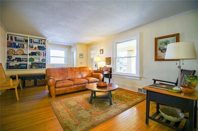 1104 45th St, Des Moines, IA 50311 - photo 3
