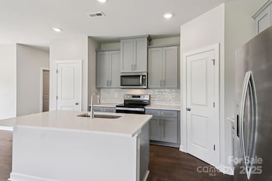 8016 Hidden Springs Trail, Charlotte, NC 28216 - photo 5