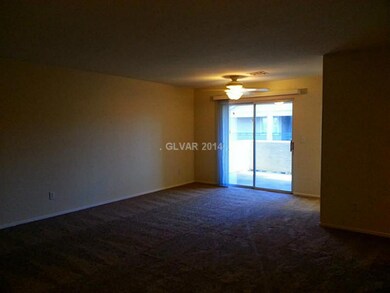 Den. SERIOUSLY GINORMOUS FAMILY/GREAT/LIVING ROOM