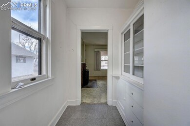 Butler pantry