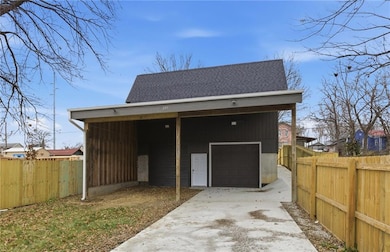 219 W Culton St, Warrensburg, MO 64093 - photo 4