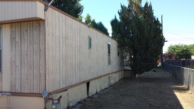 611 Meadowland St, Bloomfield, NM 87413 - photo 6