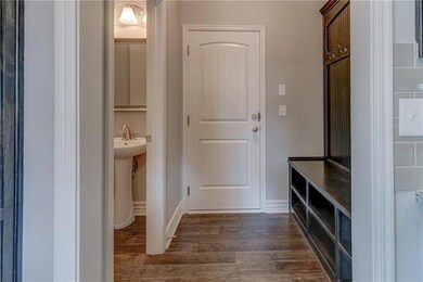 1528 SW Cross Creek Dr, Lee's Summit, MO 64082 - photo 6