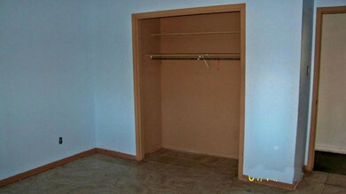 512 W Hutchinson St, Beeville, TX 78102 - photo 5