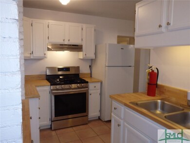 114 E Jones St unit A, Savannah, GA 31401 - photo 4