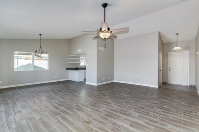 8026 W Mackenzie Dr unit 6, Phoenix, AZ 85033 - photo 6