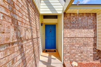 2301 NE 9th St, Moore, OK 73160 - photo 5