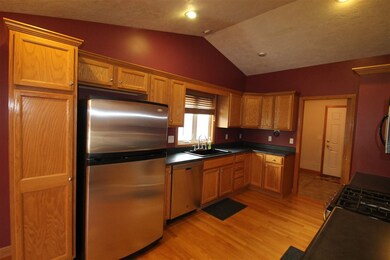 6008 W Charleston Ct, Peoria, IL 61607 - photo 6