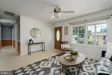 205 Greenview Ave, Reisterstown, MD 21136 - photo 3