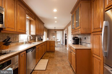 628 Tanglewood Dr, Sykesville, MD 21784 - photo 3