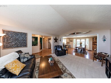 Living Room/Dining Room