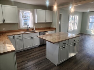 306 Hayes St, Clarksville, AR 72830 - photo 6