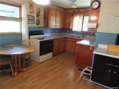 1216 Haeberle Ave, Niagara Falls, NY 14301 - photo 4