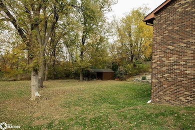 1939 Gladstone St, Ottumwa, IA 52501 - photo 3