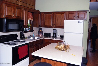 1580 Beech Spring Dr, Pocono Pines, PA 18350 - photo 2