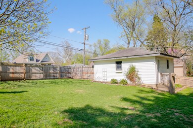 843 N Summit St, Wheaton, IL 60187 - photo 2