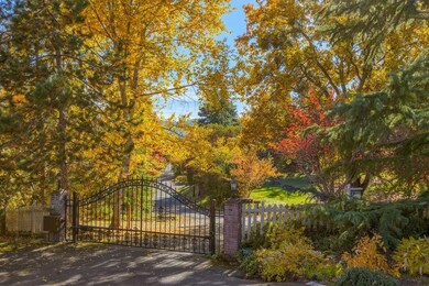 3250 Westover Blvd, Central Point, OR 97502 - photo 2