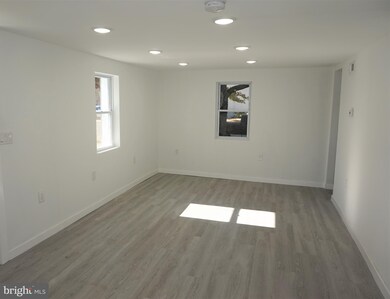 1042 W Park Ave, Lindenwold, NJ 08021 - photo 5