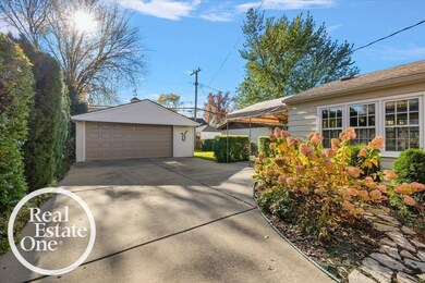 1769 Newcastle Rd, Grosse Pointe Woods, MI 48236 - photo 3