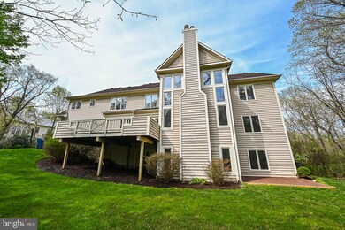 12014 Creekbend Dr, Reston, VA 20194 - photo 4