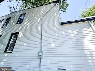 323 N Burlington St, Gloucester City, NJ 08030 - photo 5