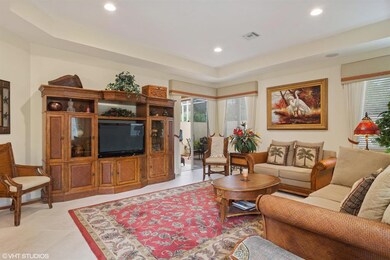 7076 Torrey Pines
