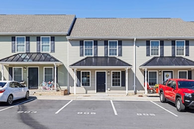 805 Carson Cir, Grottoes, VA 24441 - photo 2