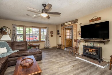 1708 Morningside Dr, Gainesville, TX 76240 - photo 7