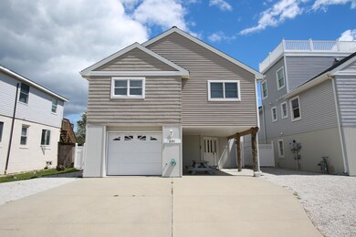 Front with driveway