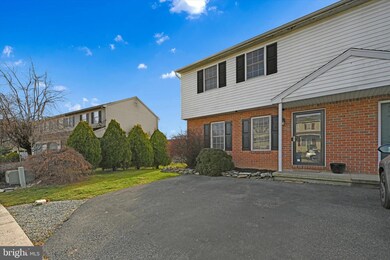 117 Bainbridge Cir, Reading, PA 19608 - photo 3