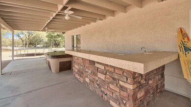 OUTDOOR BAR