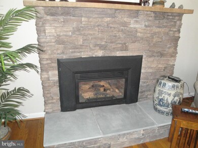 2031 Devere Ln, Catonsville, MD 21228 - photo 4