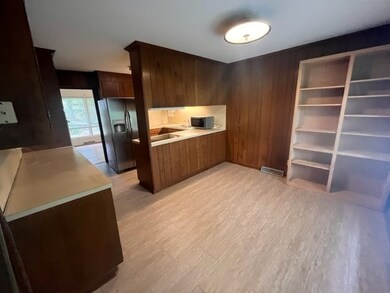 Breakfast area and kitchen