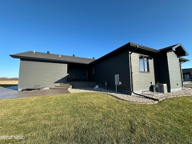 605 Jadyn Ln, Watertown, SD 57201 - photo 7