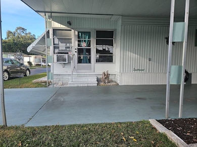 435 16th Ave SE unit 561, Largo, FL 33771 - photo 2